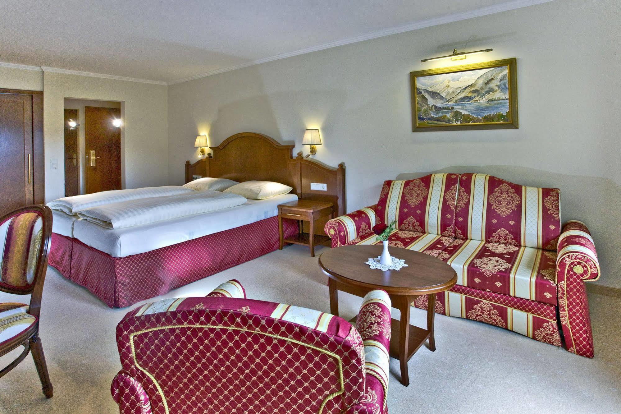 Hotel Berner เซลล์อัมเซ ภายนอก รูปภาพ