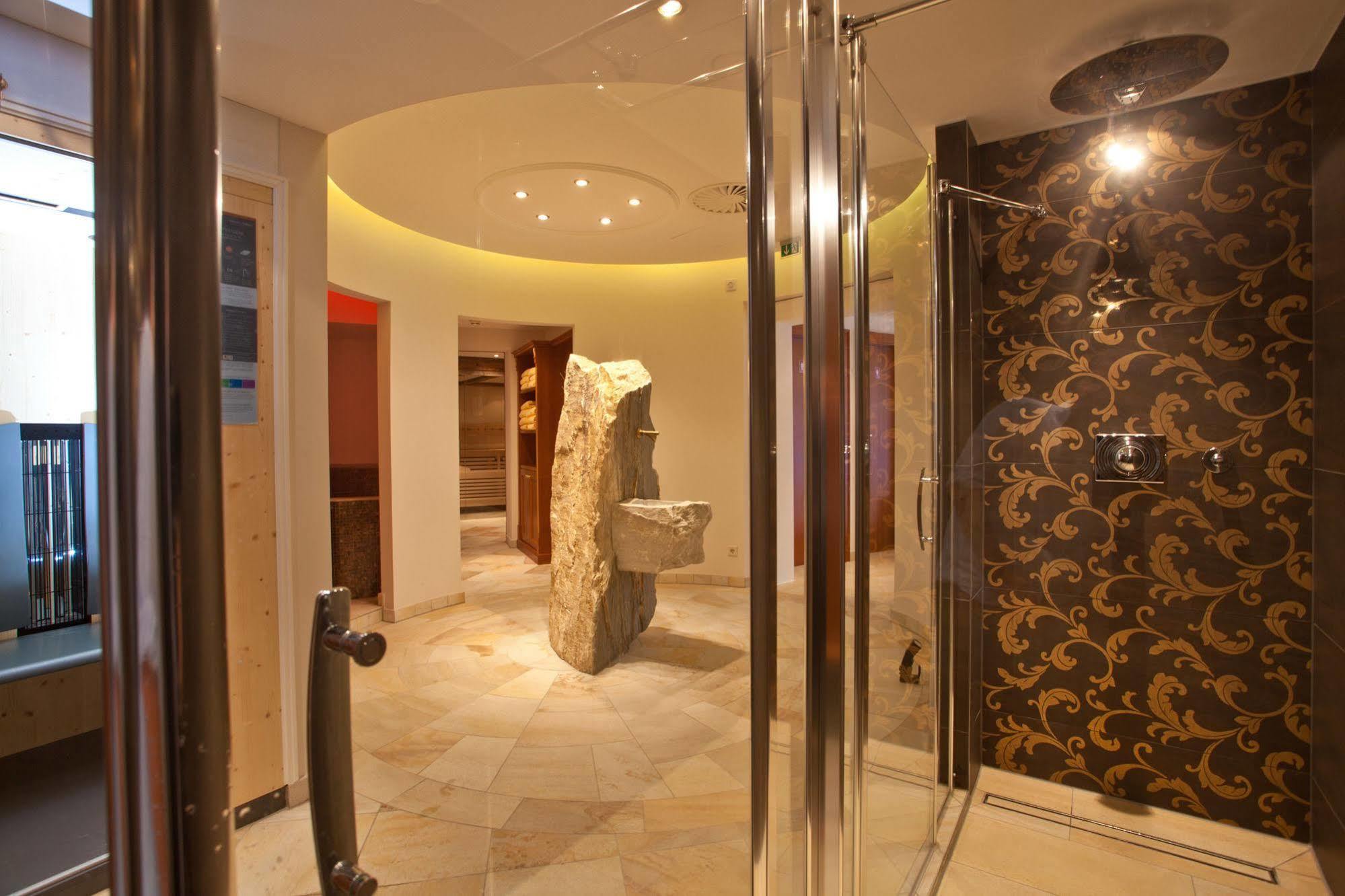 Hotel Berner เซลล์อัมเซ ภายนอก รูปภาพ