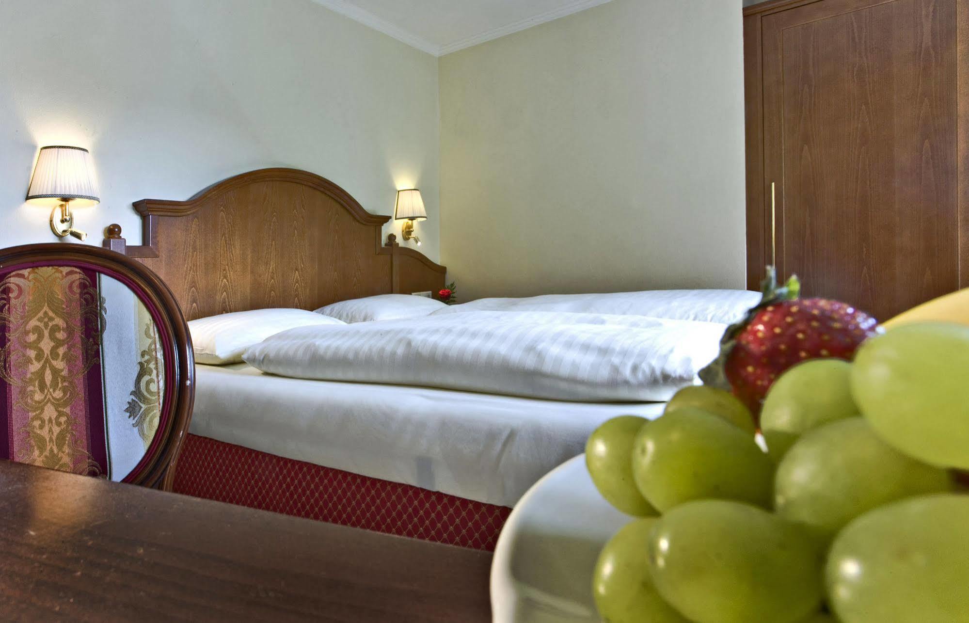 Hotel Berner เซลล์อัมเซ ภายนอก รูปภาพ